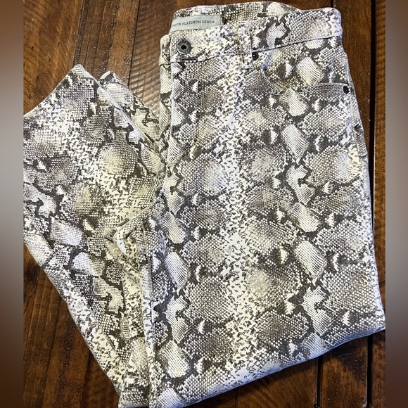 Chico's Denim - CHICO"S size 6 platinum denim snakeskin pattern
